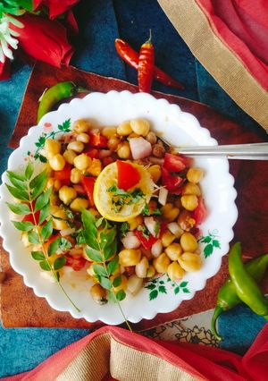 A picture of Easy Chana masala chaat 😋 (Healthy Breakfast).