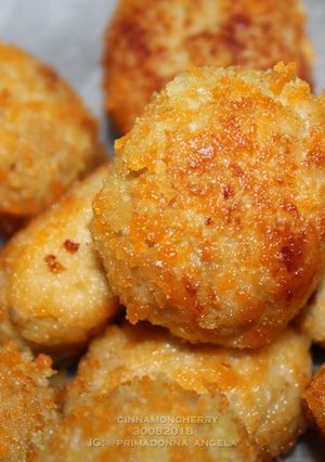 A picture of Chicken and Apple Nuggets.