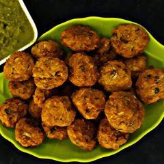 A picture of Cauliflower Koftas.