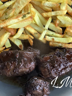 Una foto de Carrillada al vino tinto con mostaza