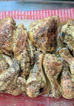 A picture of Lemon and herbs chicken.