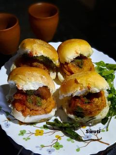 বড়া পাও (Vada pav recipe in bengali) রেসিপির প্রধান ছবি
