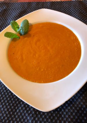Una foto de Crema de garbanzos y pimientos del piquillo