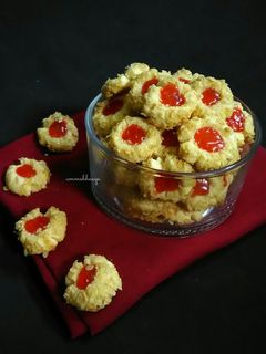 Foto resep Strawberry Thumb Print Cookies #KamisManis