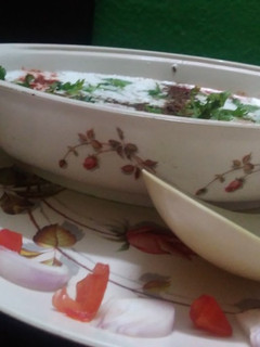 प्याज और खीरे का रायता (Pyaz aur kheere ka raita recipe in hindi) रेसिपी मुख्य फोटो