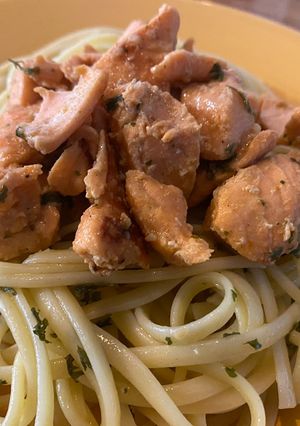 Una foto de Spaghetti GF con Salmón