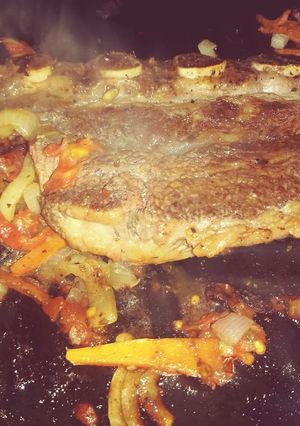 Una foto de Costilla al horno con ensalada de verduras