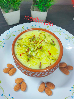 केसर पिस्ता फिरनी (Kesar pista phirni recipe in Hindi) रेसिपी मुख्य फोटो