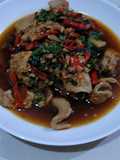 หมูสะโพกกะเพรา