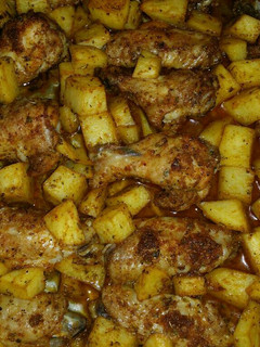 Una foto de Alitas con patatas al horno (a mi gusto)