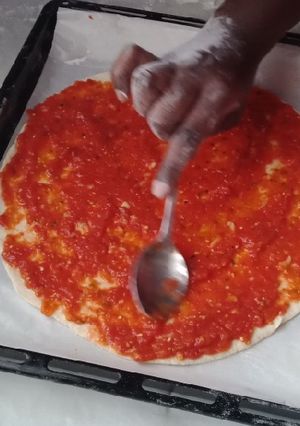 A picture of Pizza sauce.