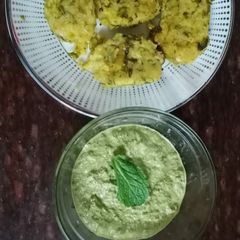A picture of Rice & methi muthia.