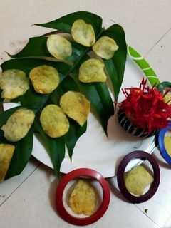 आलू के चिप्स (aloo ke chips recipe in Hindi) रेसिपी मुख्य फोटो