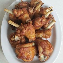 A picture of Grilled chicken thighs.