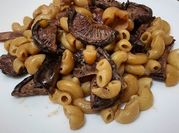 Una foto de crema de seta shiitake