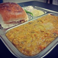 A picture of Mumbai style Pav Bhaji.