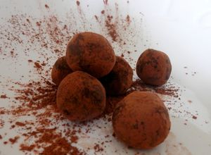 Una foto de No son bolitas de torta son trufa de chocolate: un manjar francés