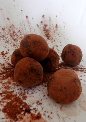 Una foto de No son bolitas de torta son trufa de chocolate: un manjar francés