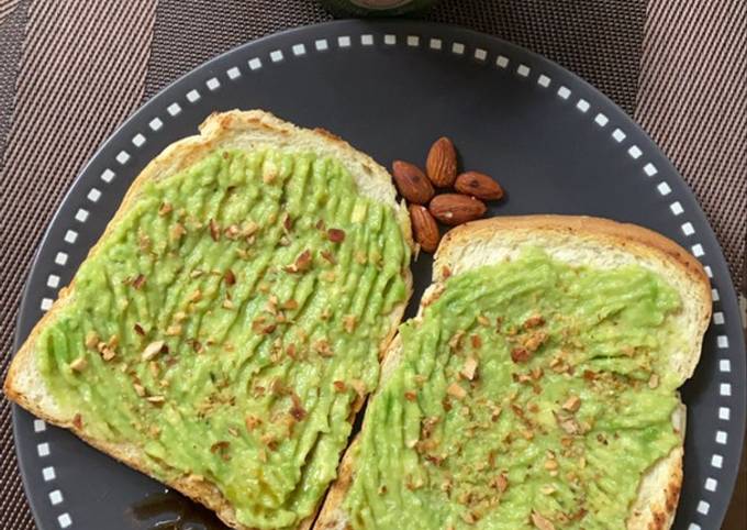 Wajib coba! Bagaimana cara buat Avocado Toast With Almond yang gurih