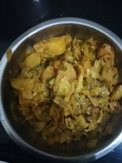 A picture of Cabbage veg with potato.