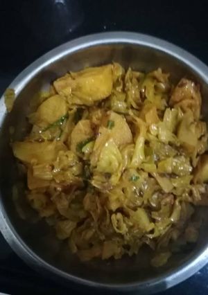 A picture of Cabbage veg with potato.