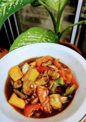 स्वीट एंड सौर सौसी वेज (sweet & sour saucy veg Recipe in Hindi) रेसिपी मुख्य फोटो
