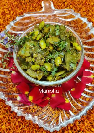 A picture of Val Papadi Curry/Flat Beans Dry Curry.