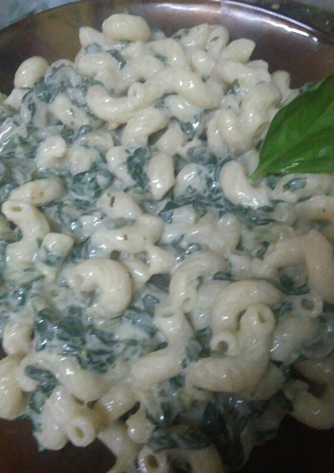 Una foto de Fideos con acelga y salsa blanca light