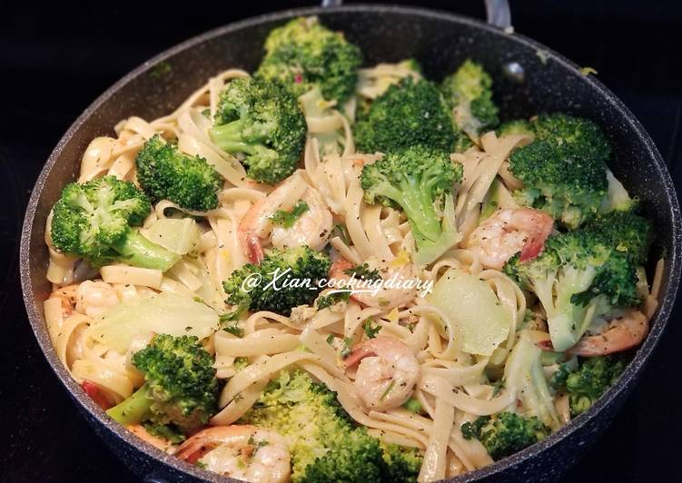 Resep Shrimp Scampi with Creamy Garlic Fettucine &amp; Broccoli yang nikmat