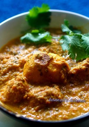 A picture of Dum arbi gravy.