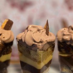 A picture of Chocolate dream dessert cups.