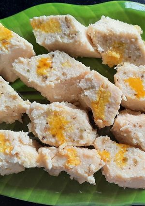 इंन्स्ंट खरवस (instant kharwas recipe in marathi) रेसिपी चे मुख्य फोटो 
