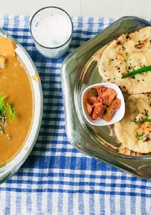 છોલે કુલચા (without onion garlic) રેસીપી મુખ્ય ફોટો