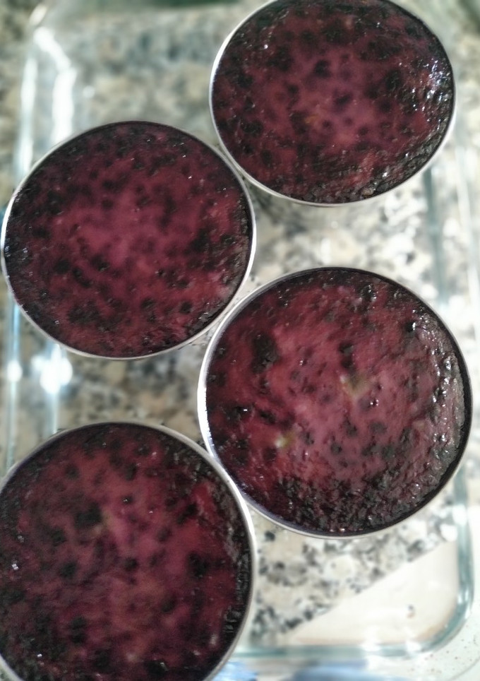 Una foto de Flan de arándanos