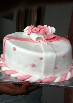 A picture of Fondant icing.