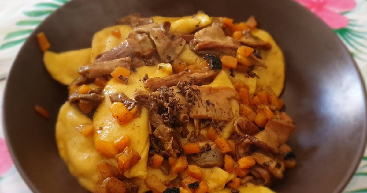 Ricetta Mezzelune zucca ricotta e tartufo saltate con zucca e porcini