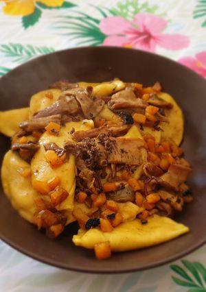 Foto di Mezzelune zucca ricotta e tartufo saltate con zucca e porcini