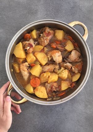 Foto principal de Pollo a la cerveza con patatas