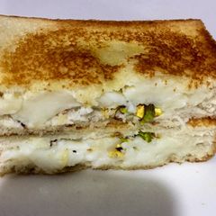 A picture of Custard bread sandwich.