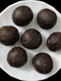 Gur Black Til laddu