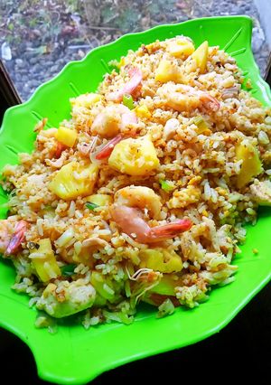 Foto resep 🇹🇭ข้าวผัดสับปะรด(Khao Phat Sapparot)~Thai Pineapple Fried rice🍍🍤🍗