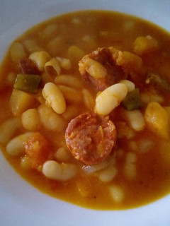 Una foto de Alubias con chorizo y calabaza