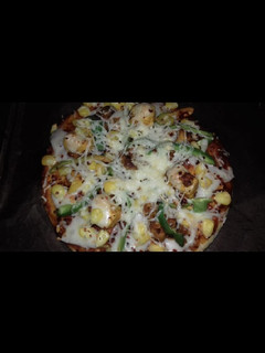 पनीर चीज़ पिज़्ज़ा (paneer cheese pizza recipe in Hindi) रेसिपी मुख्य फोटो