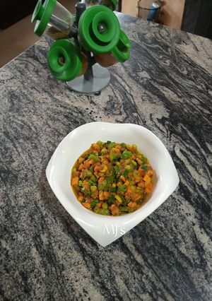 A picture of Parsley carrot sauce.