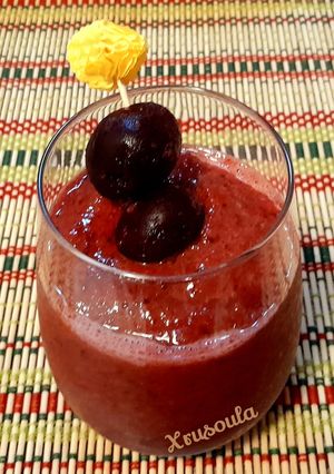Φωτογραφία της συνταγής 2️⃣9️⃣ Smoothie με κεράσια και ροδάκινο
