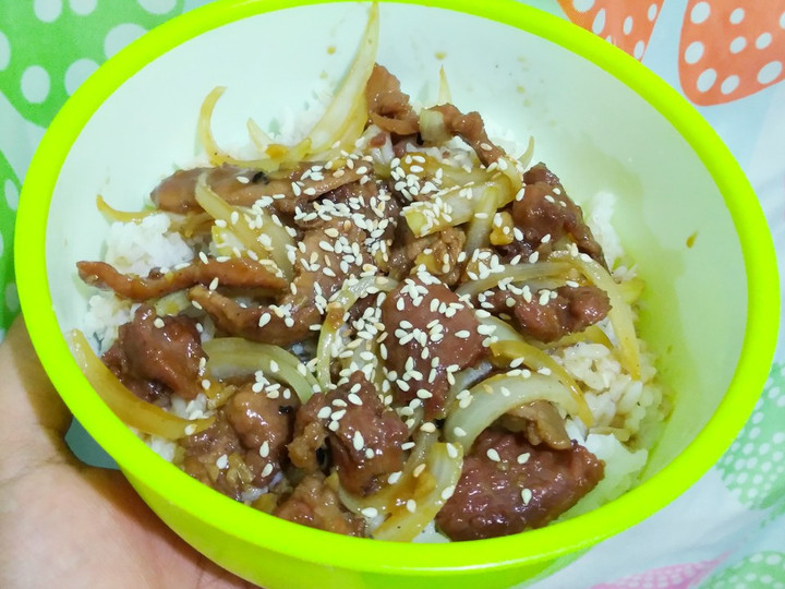 Cara Gampang Menyiapkan Beef Teriyaki Rice Bowl yang Enak