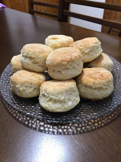 Una foto de Scones de queso con aceite