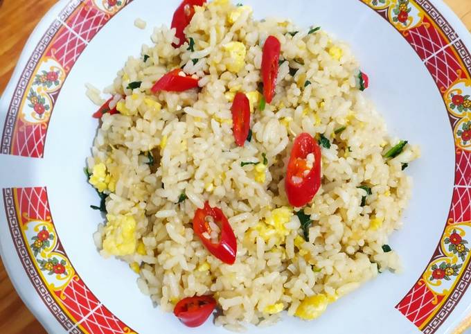Resep Nasgor resto kesukaan anak oleh Magisa - Cookpad