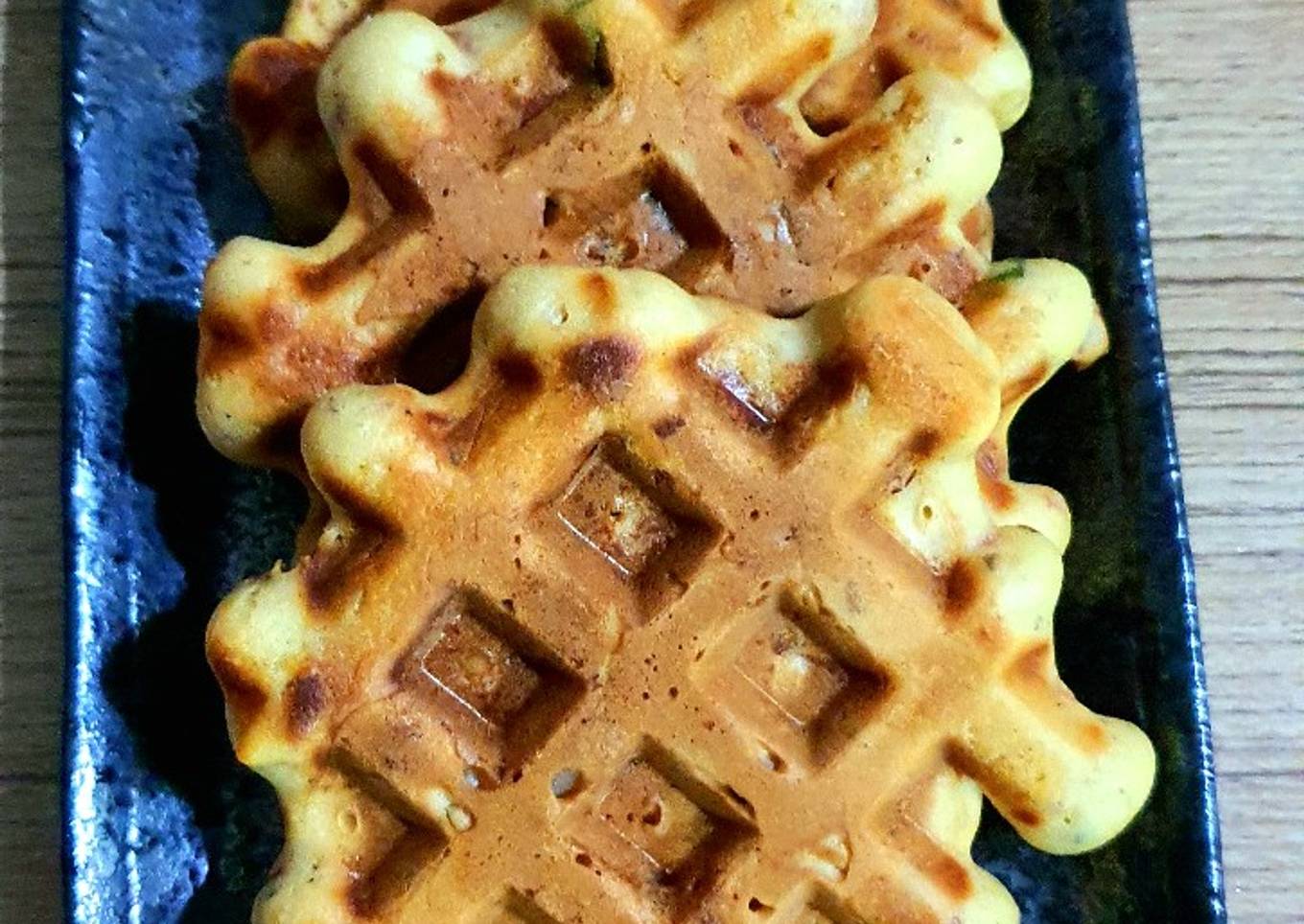 Langkah Mudah untuk Membuat Smoked Beef & Cheese Waffle 🧇🥓🧀, Bisa
Manjain Lidah
