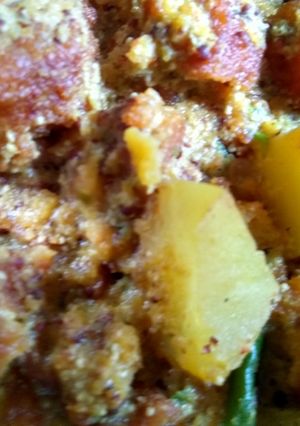 A picture of Lentil dumplings curry.